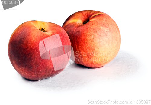 Image of red peaches 