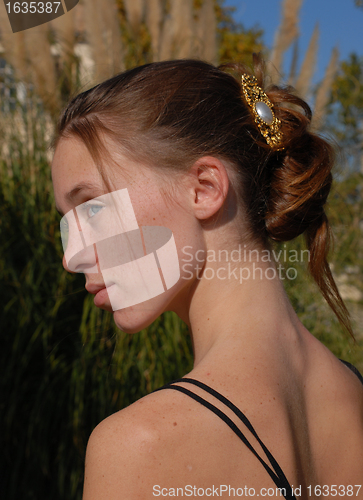 Image of teen and hairstyle