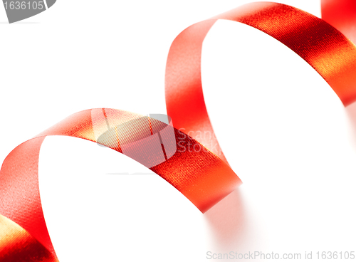 Image of red ribbon serpentine
