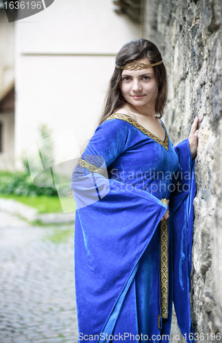Image of medieval princess on street