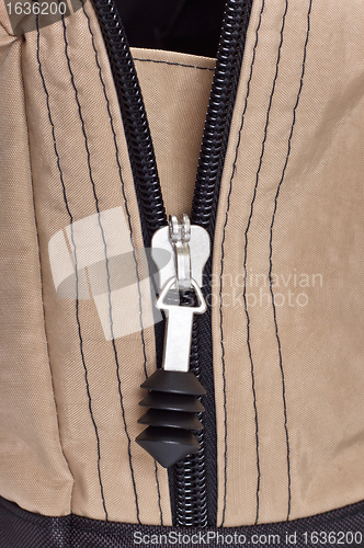 Image of zipper clasp