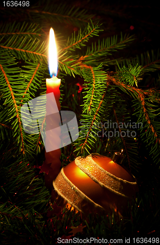 Image of candle and decoration ball