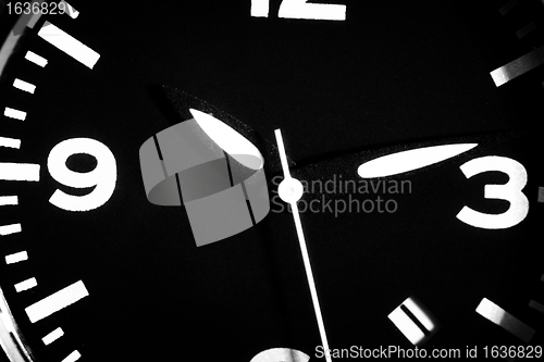 Image of Black and white clock.