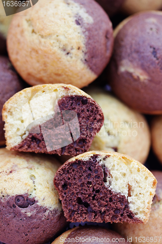 Image of black and white muffins