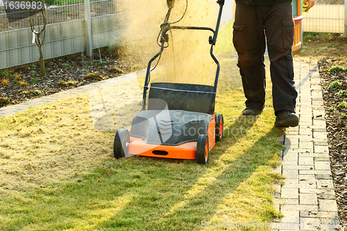 Image of Using a scarifier