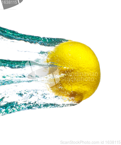Image of Lemon In Water Splash