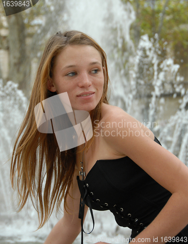 Image of girl and fountain