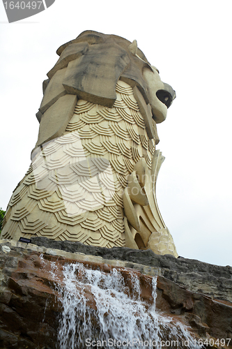 Image of lion statue