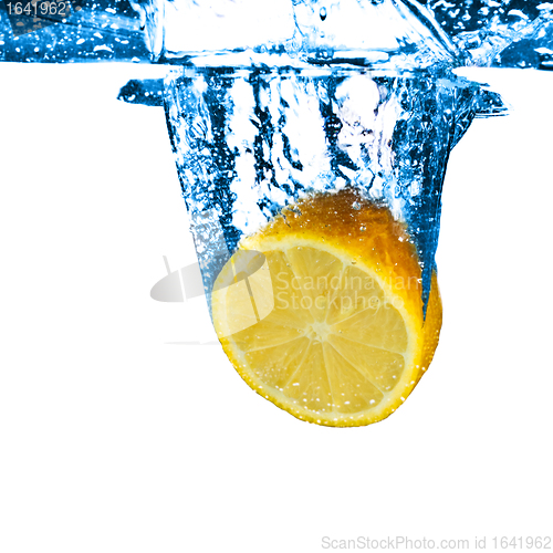 Image of Lemon In Water Splash