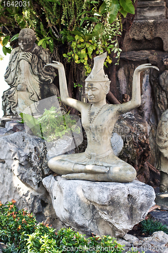 Image of Wat Pho Statue