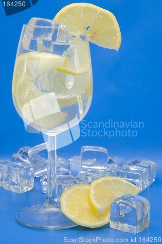 Image of Ice and lemon