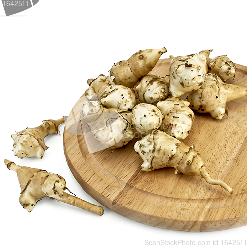 Image of Jerusalem artichoke on a round board