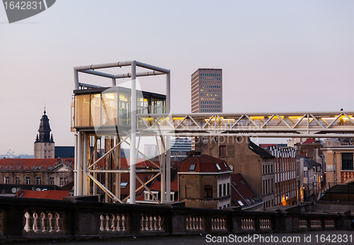 Image of Marollen Lift in Brussels at dusk