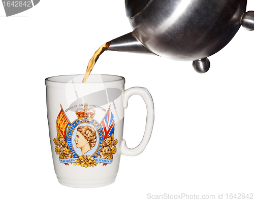 Image of Coronation mug from Queen Elizabeth crowning