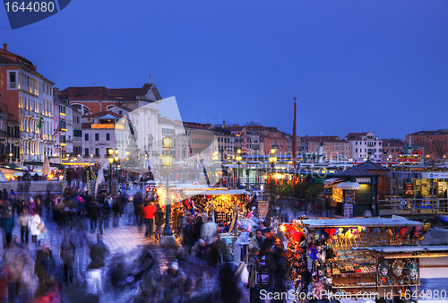 Image of Crowd in Venice