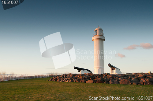 Image of lighthouse and cannons at wollongong
