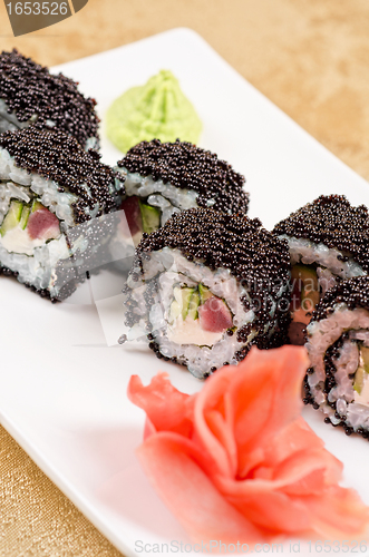 Image of tuna sushi roll