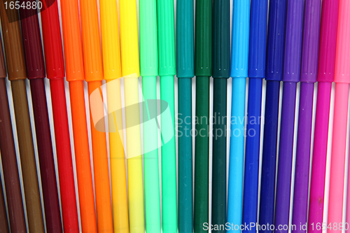 Image of color felt tip pens