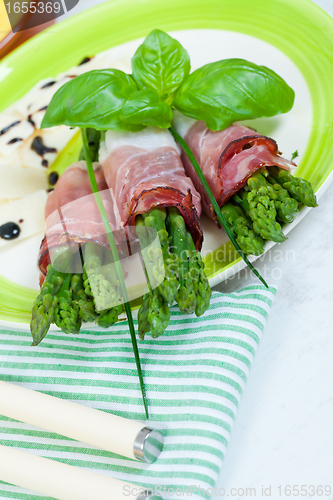 Image of Asparagus with speck