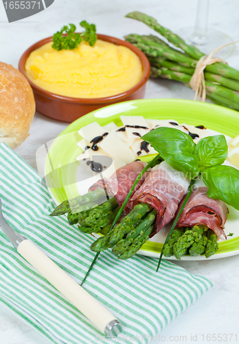 Image of Asparagus with speck
