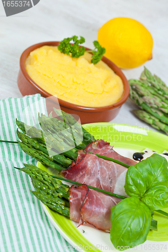 Image of Asparagus with speck