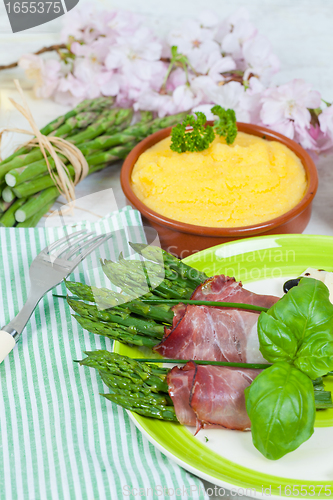 Image of Asparagus with speck