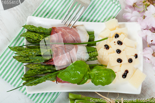 Image of Asparagus with speck