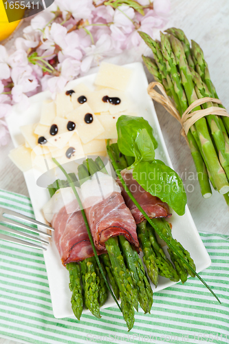 Image of Asparagus with speck