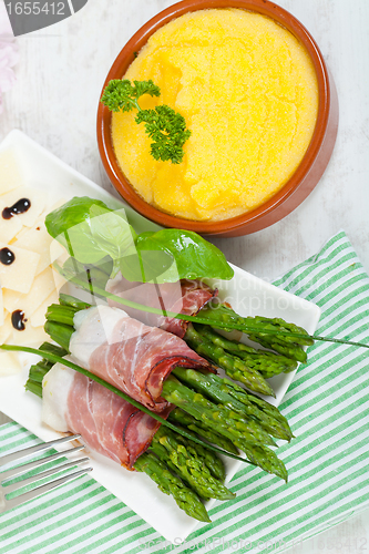 Image of Asparagus with speck