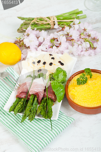 Image of Asparagus with speck