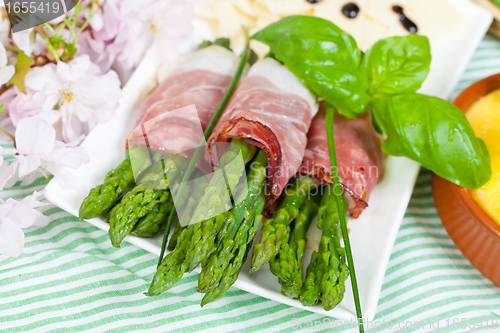 Image of Asparagus with speck