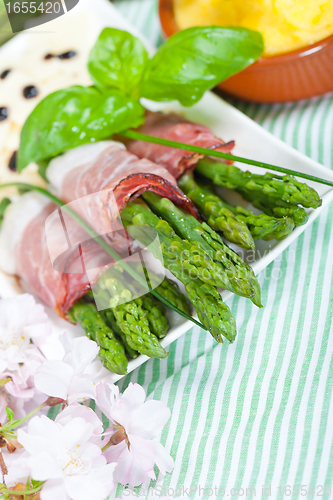 Image of Asparagus with speck