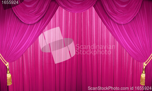 Image of closed curtain