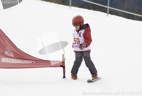 Image of Sliing on one ski