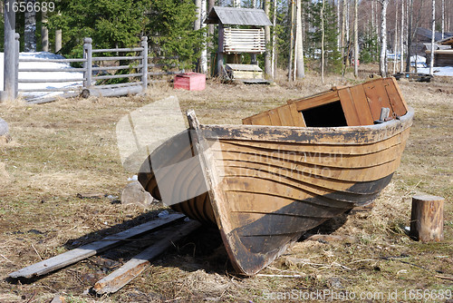 Image of Wooden boat.