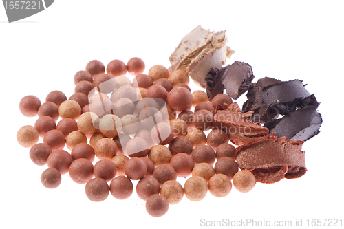 Image of bronzing pearls with cream eyeshadows