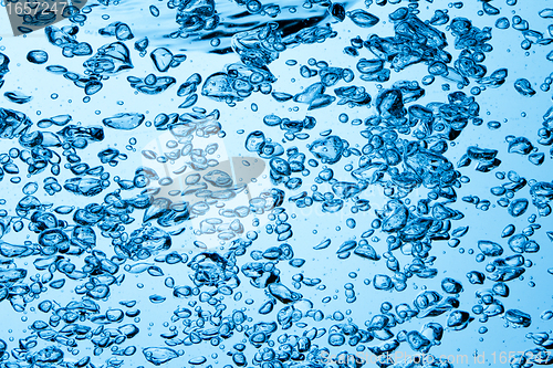 Image of bubbles in water