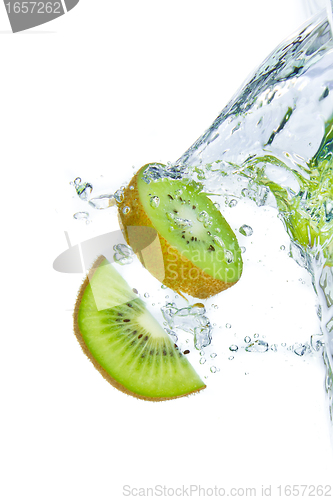 Image of kiwi splashing