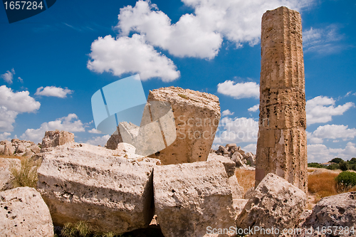Image of Greek temple in Selinunte