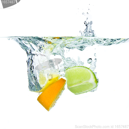 Image of citrus fruit splashing