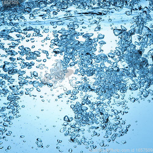 Image of bubbles in water