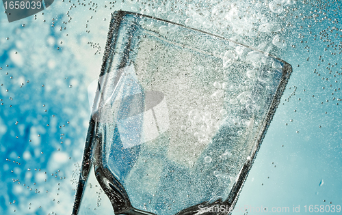 Image of glass with bubbles