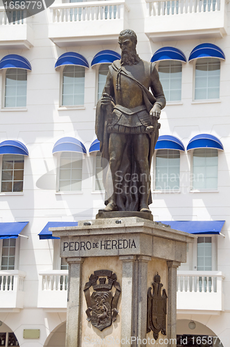 Image of statue of Pedro de Heredia in La Plaza de los Coches Cartagena d