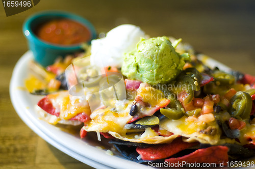 Image of Nachos with cheese and guacamole