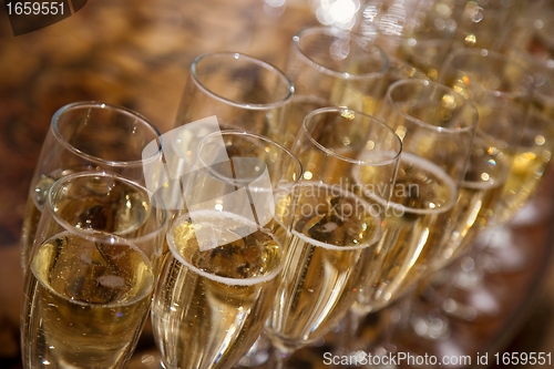 Image of glasses of champagne