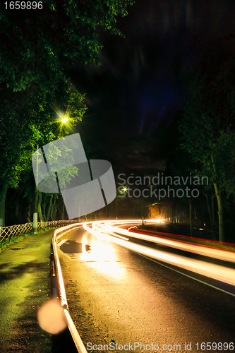 Image of night traffic light 