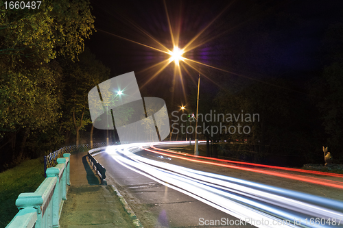 Image of night traffic light 