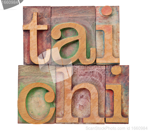 Image of tail chi in letterpress type