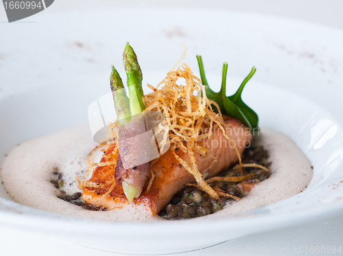 Image of Salmon with asparagus and bacon