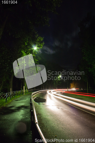 Image of night traffic light 